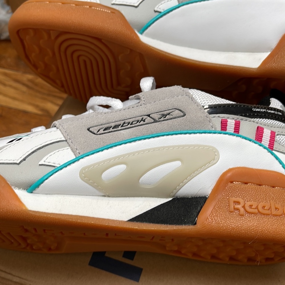 Ladies Reebok Sneaker - Picture 4 of 4